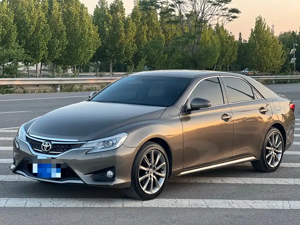 Toyota Reiz 2015