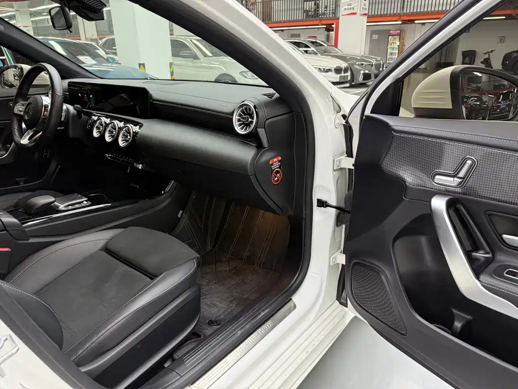 Mercedes-Benz A-Class — миниатюра 20
