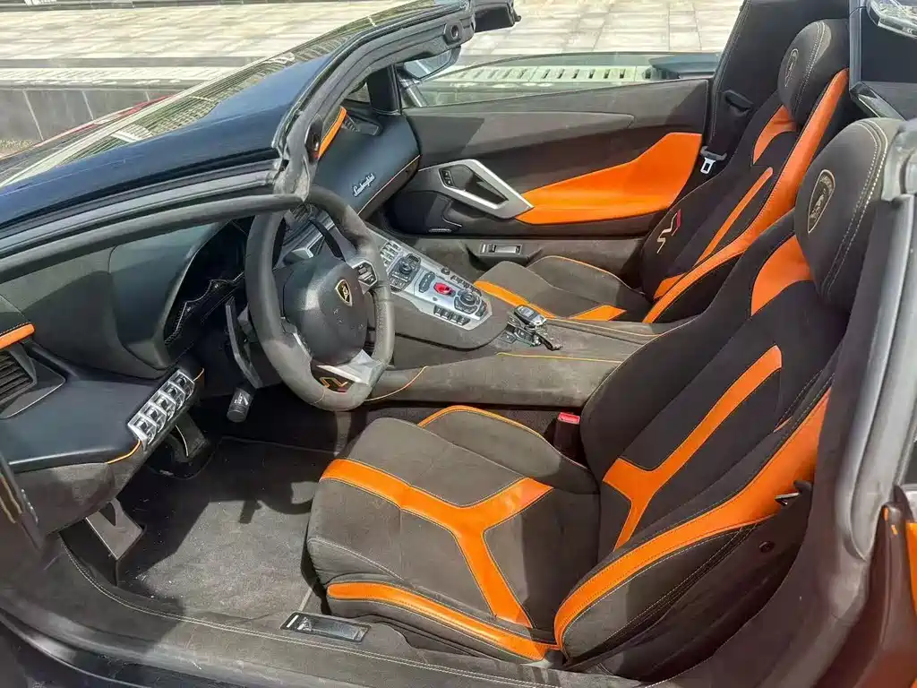 Lamborghini Aventador 2013 LP 700-4 Roadster