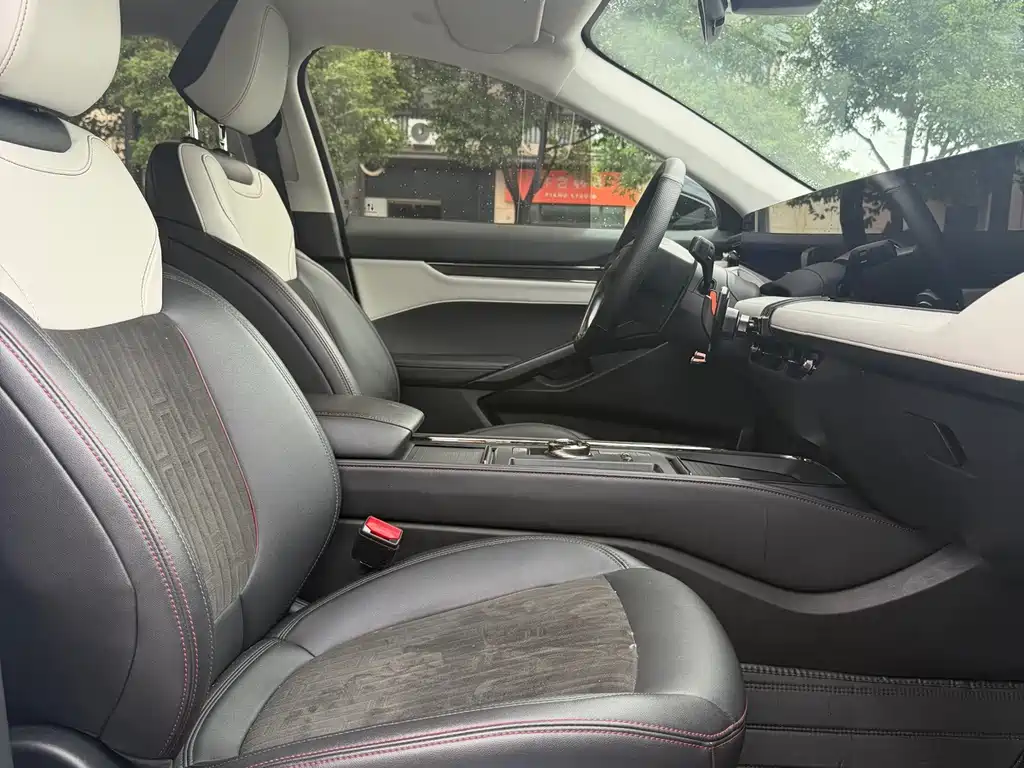 Ford Mondeo — миниатюра 8