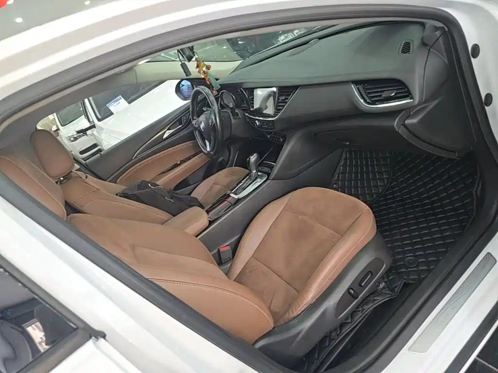 Buick Regal — миниатюра 25