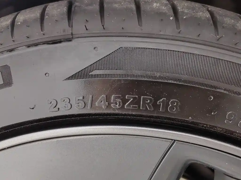 Tesla Model 3 — миниатюра 24