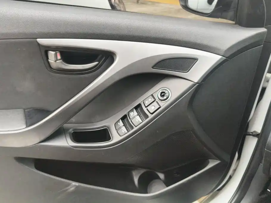 Hyundai Elantra Langdong — миниатюра 7