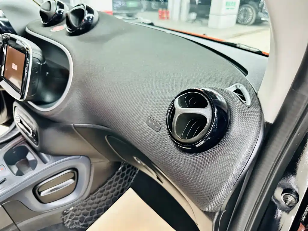 Smart fortwo 0.9T 66 kW Hardtop Pioneer Edition China V, фото 42