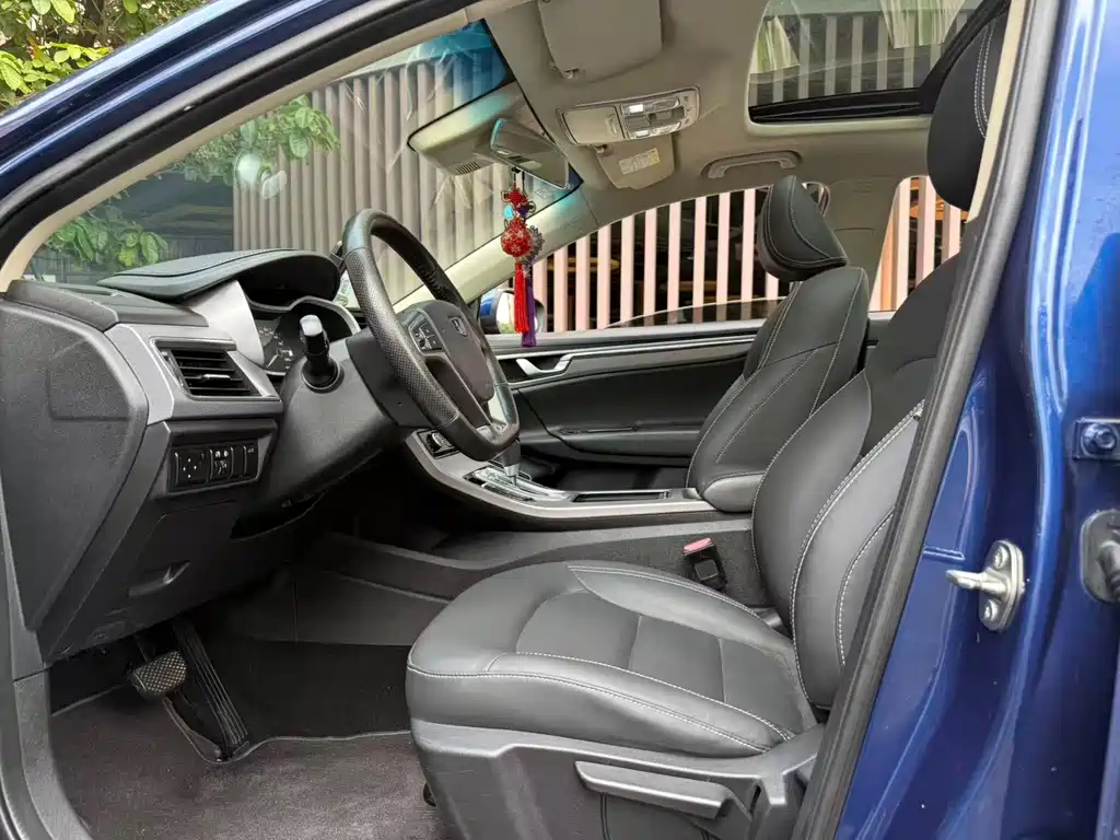 Geely Emgrand GL — миниатюра 5