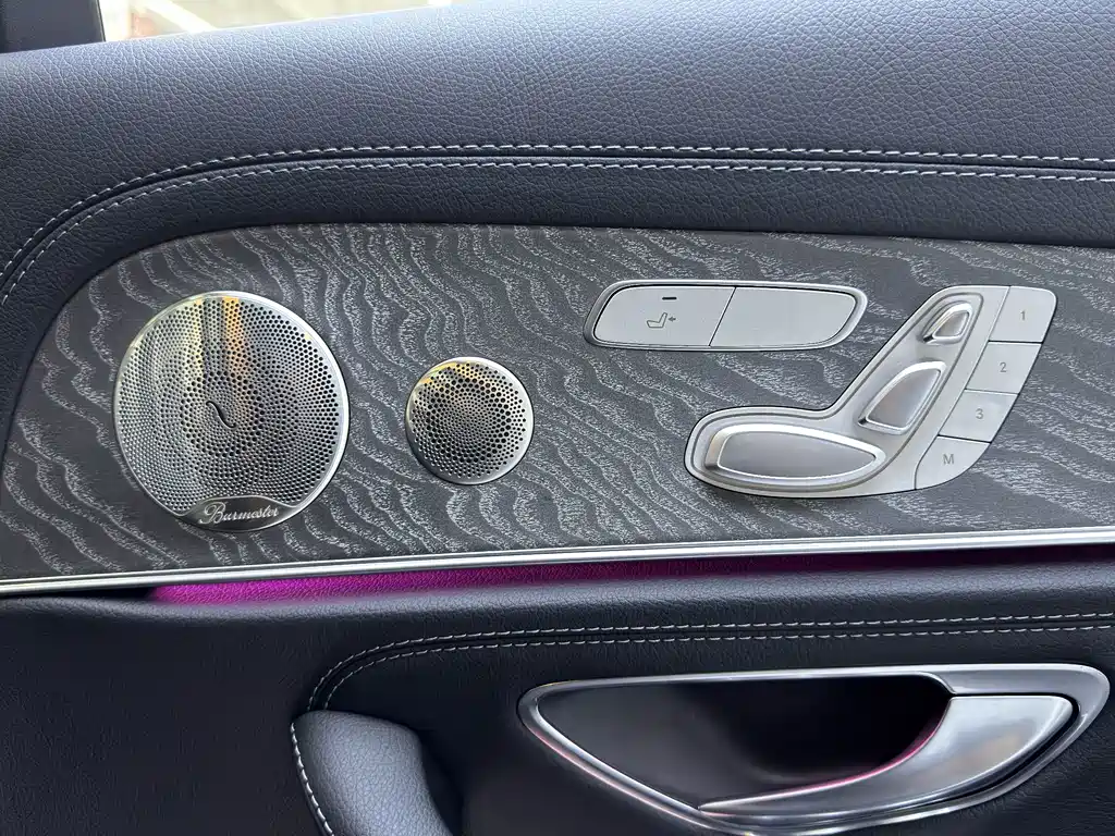Mercedes-Benz E-Class — миниатюра 10