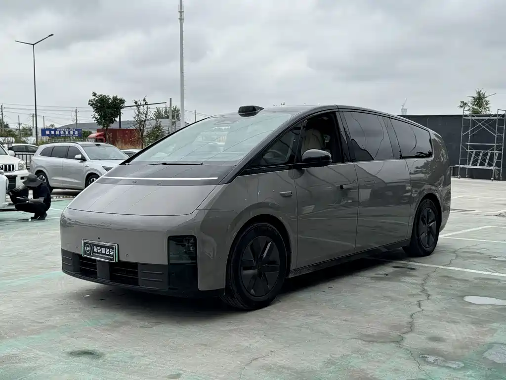 Li Auto Li MEGA