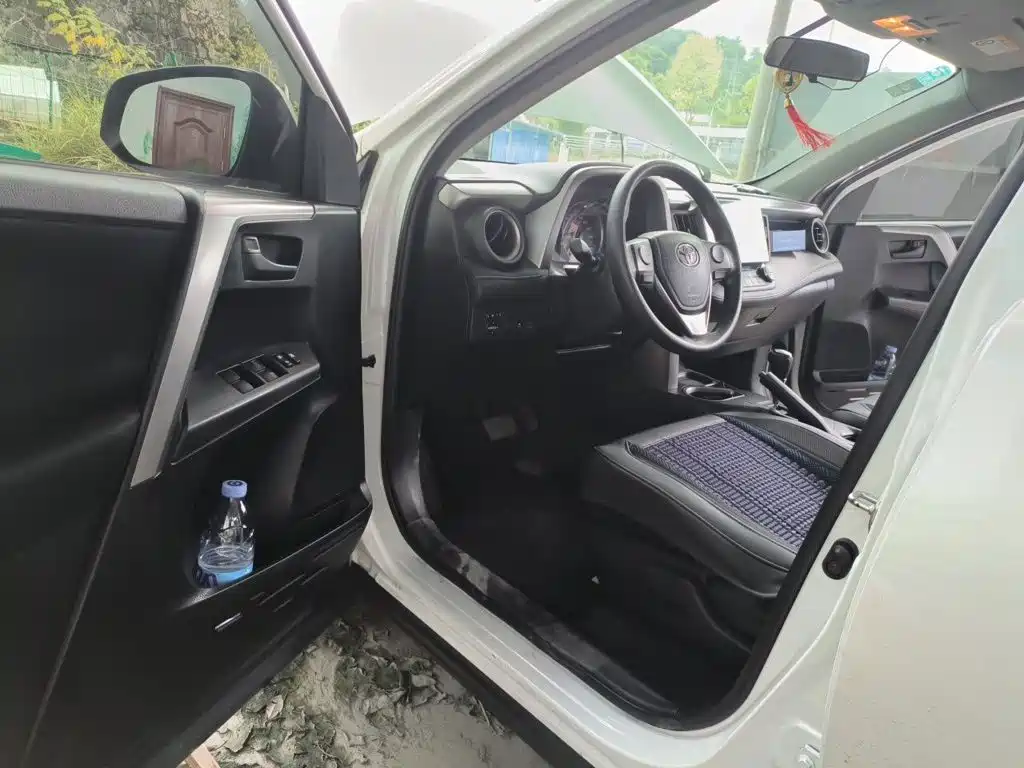 Toyota RAV4 — миниатюра 14