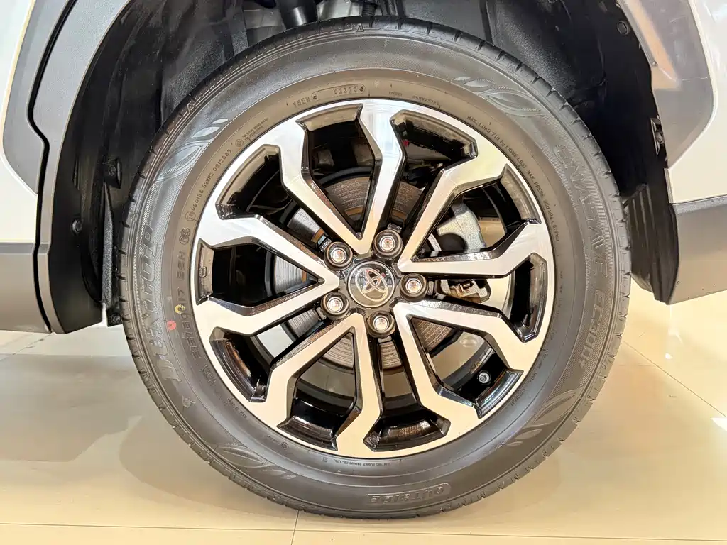 Toyota Frontlander — миниатюра 9