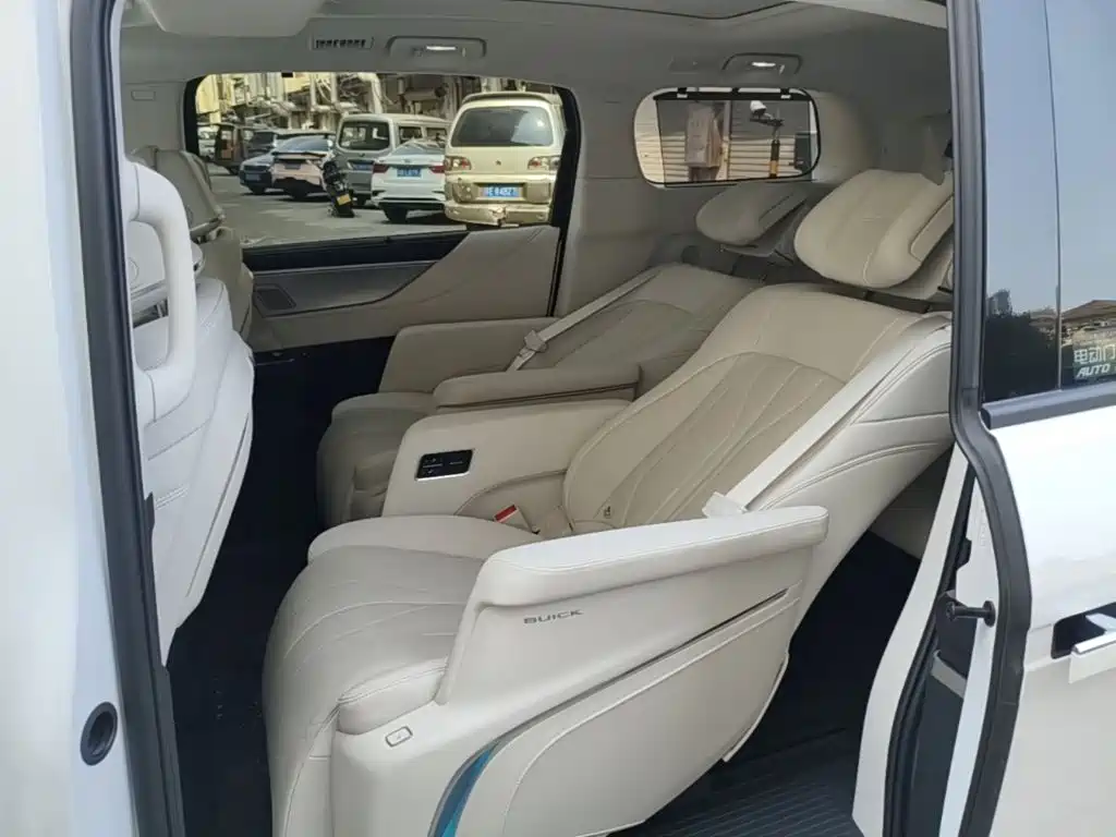 Buick GL8 Hybrid — миниатюра 17