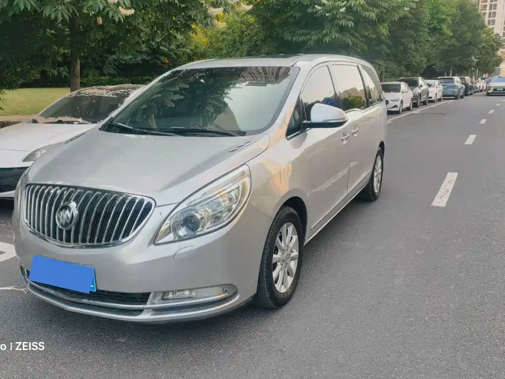 Buick GL8 2012