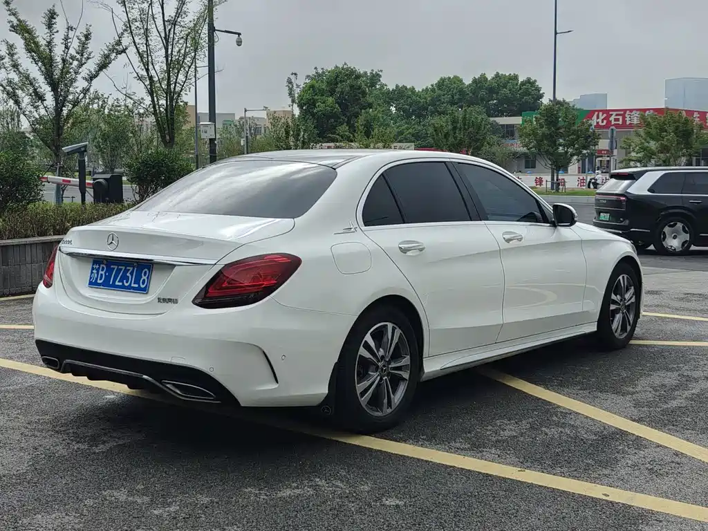 Mercedes-Benz C-Class — миниатюра 6
