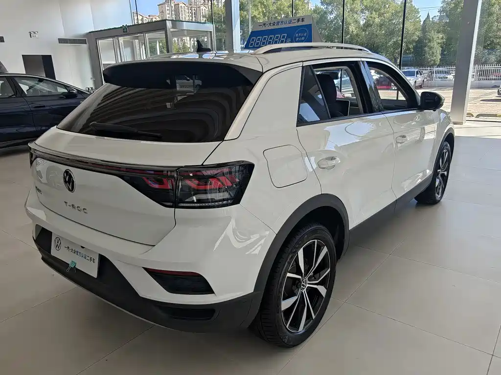 Volkswagen T-Roc — миниатюра 4
