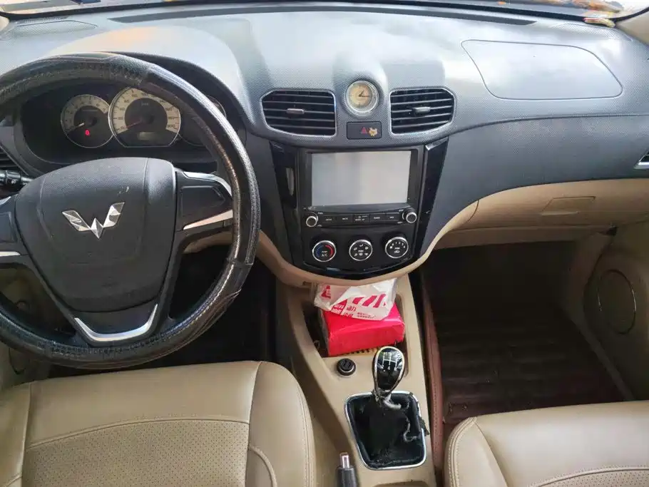 Wuling Hongguang — миниатюра 13