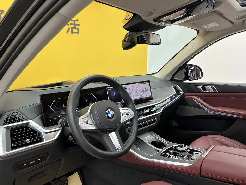 BMW X5 2025 xDrive 30Li Premium M Sport