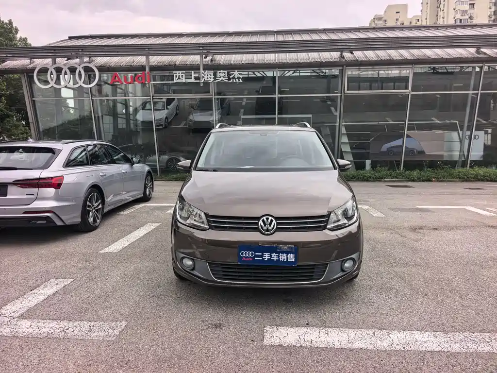 Volkswagen Touran — миниатюра 2