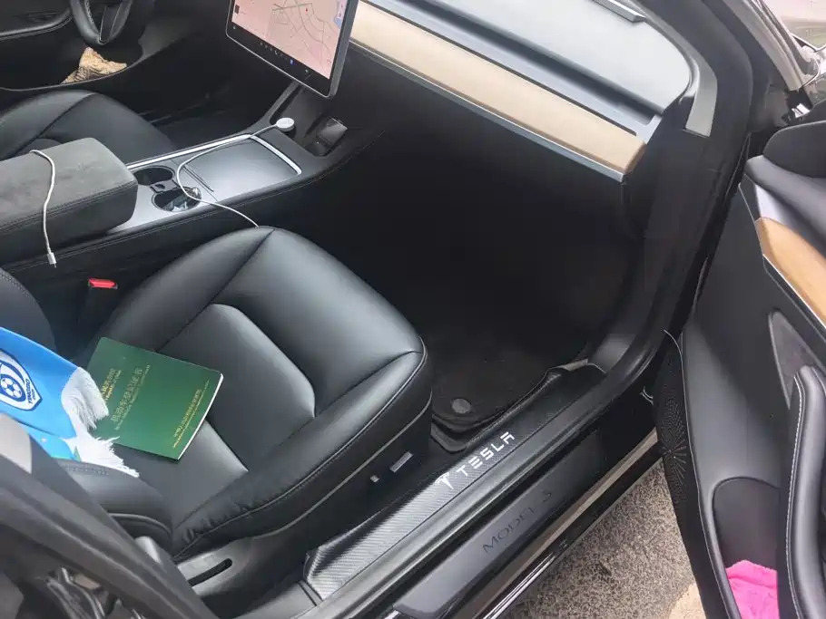 Tesla Model 3 — миниатюра 8