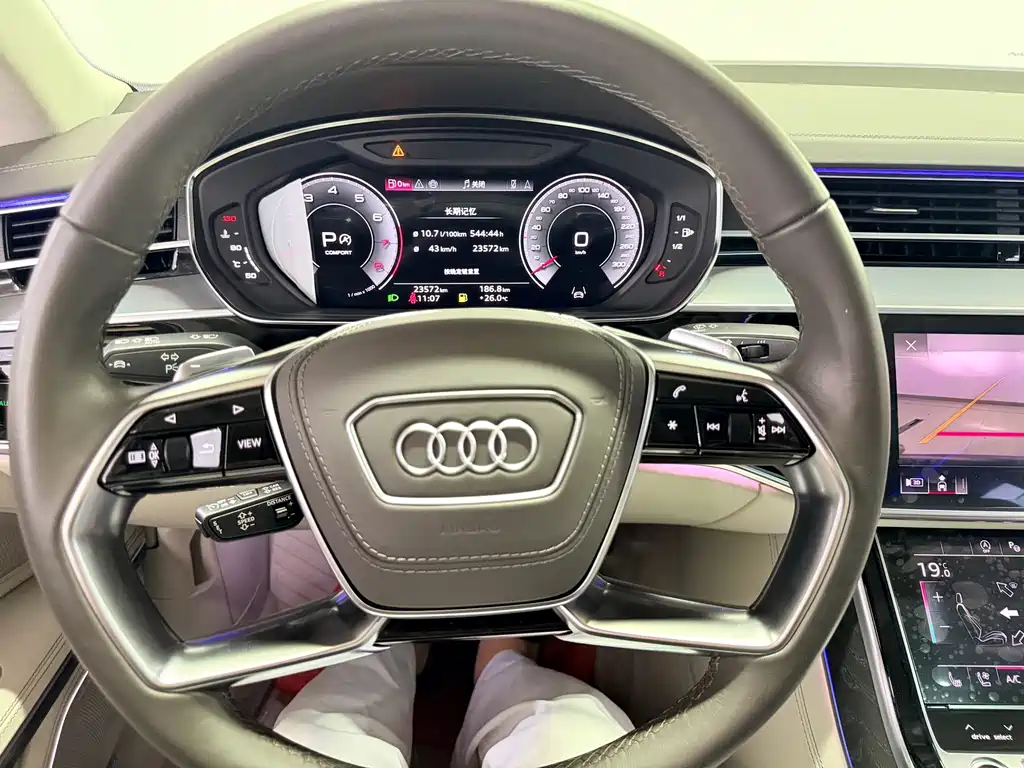 Audi A8 — миниатюра 5
