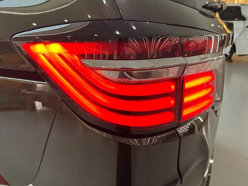 Honda Elysion — миниатюра 40