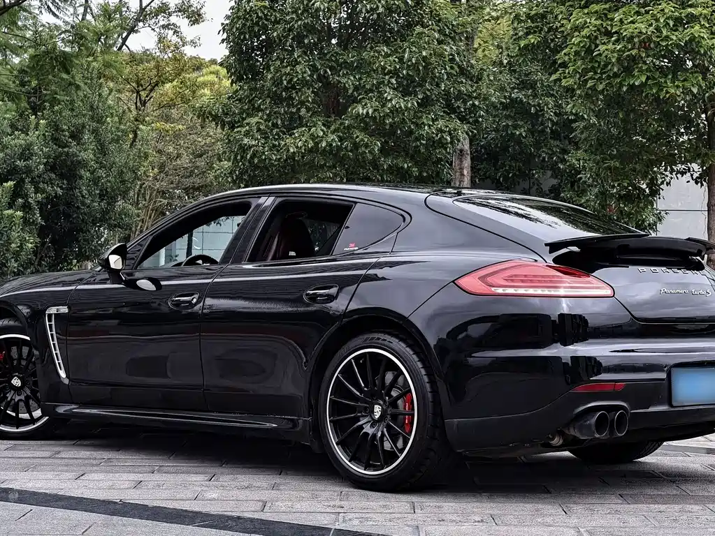 Porsche Panamera 2010 Panamera Turbo 4.8T