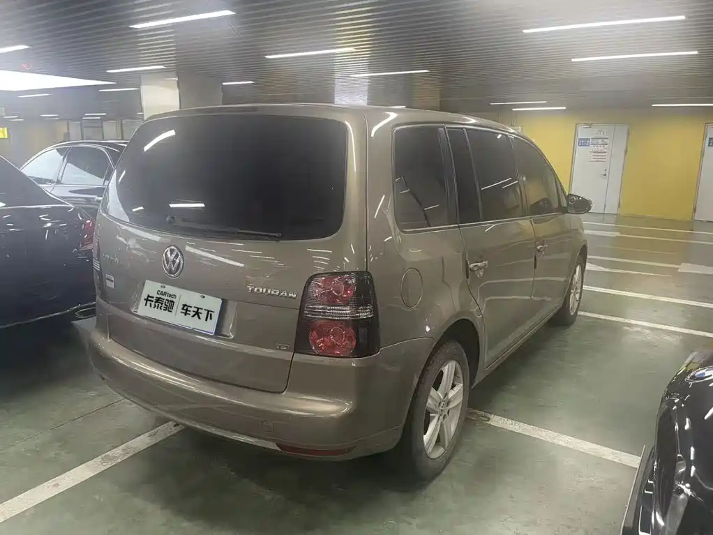 Volkswagen Touran — миниатюра 4
