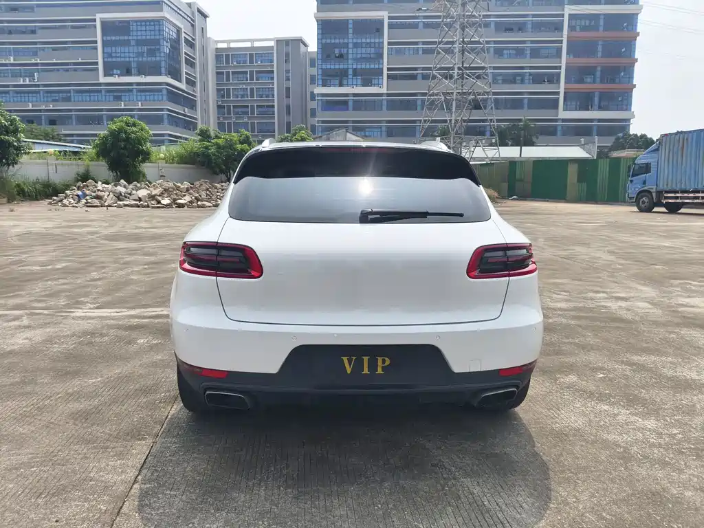 Porsche Macan — миниатюра 5
