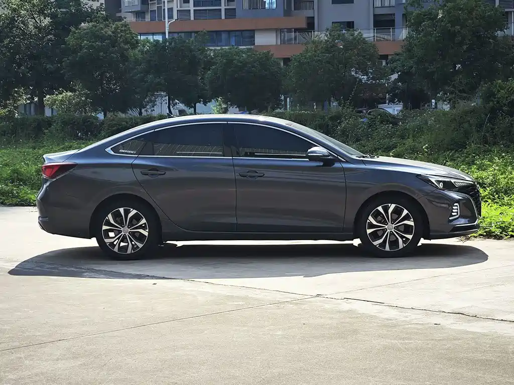 Changan Eado — миниатюра 6