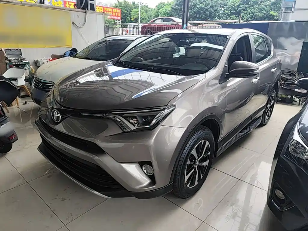Toyota RAV4 — миниатюра 2