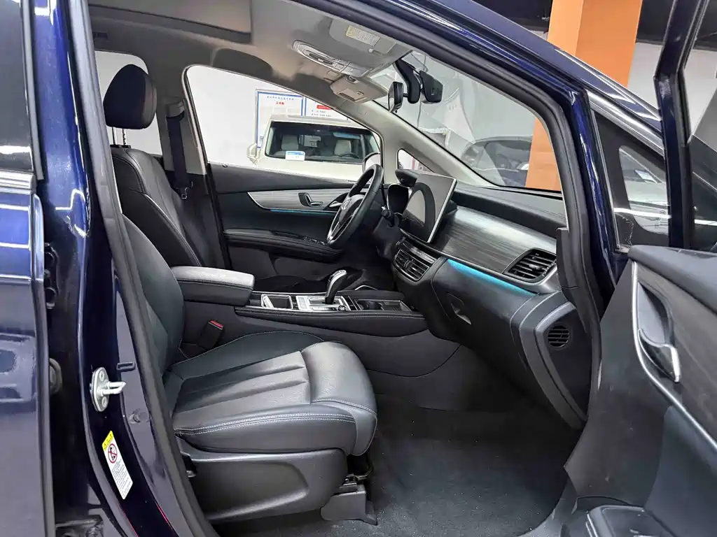 BYD MAX New Energy — миниатюра 9