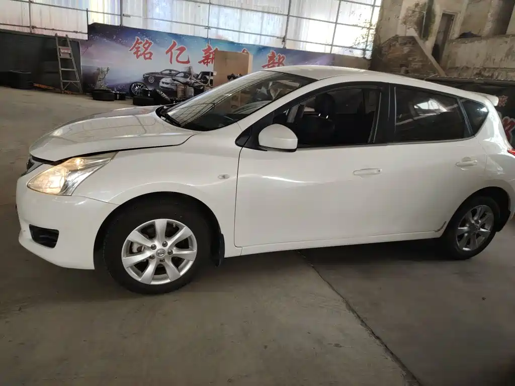 Nissan Tiida — миниатюра 5