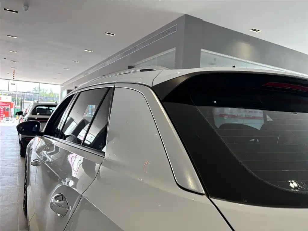 Volkswagen T-Roc — миниатюра 16