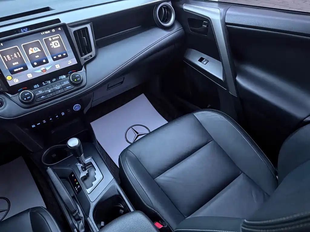 Toyota RAV4 — миниатюра 16
