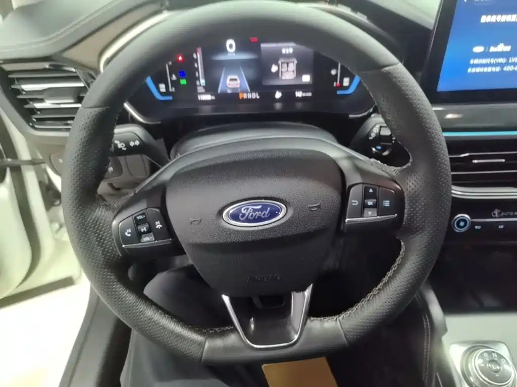 Ford Focus — миниатюра 11