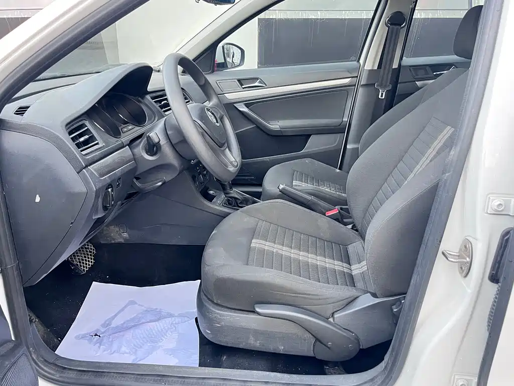 Volkswagen Lavida — миниатюра 5