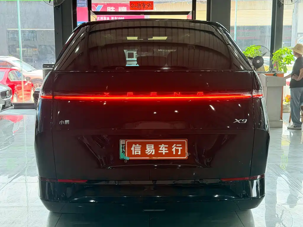 XPeng X9 — миниатюра 6