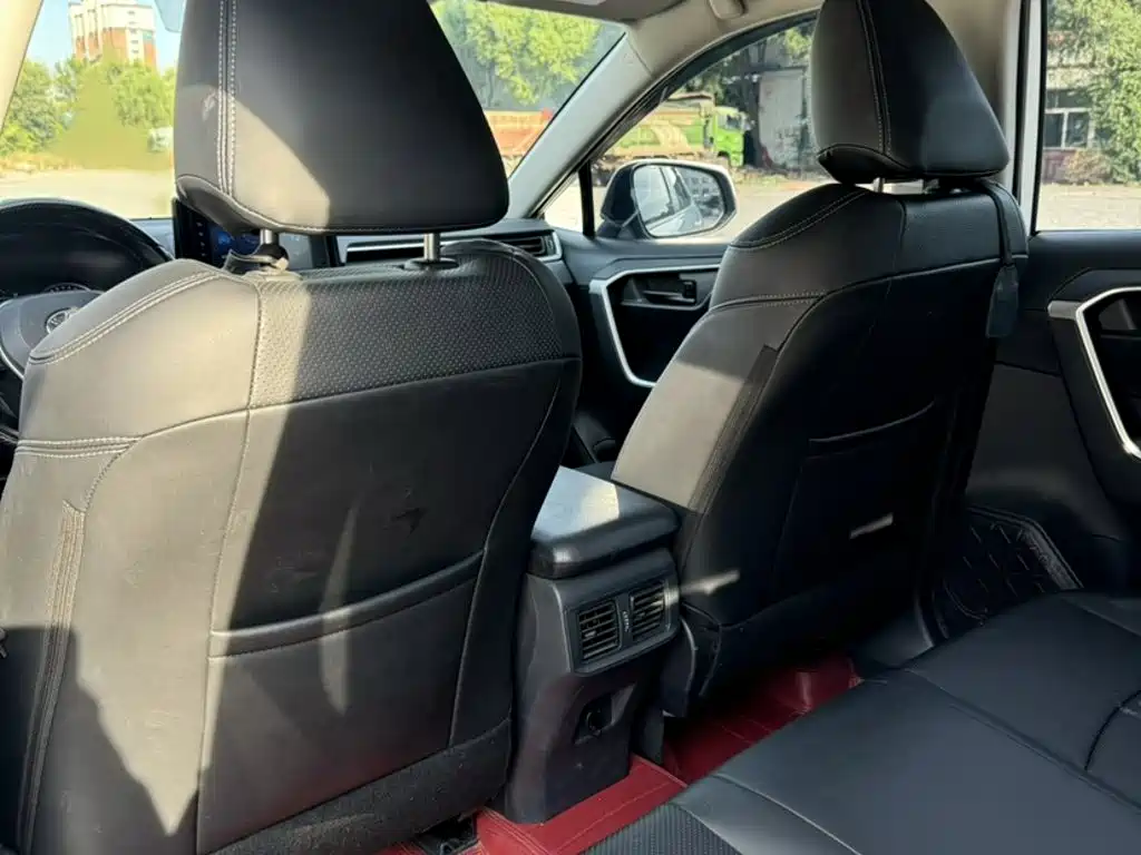 Toyota RAV4 — миниатюра 14