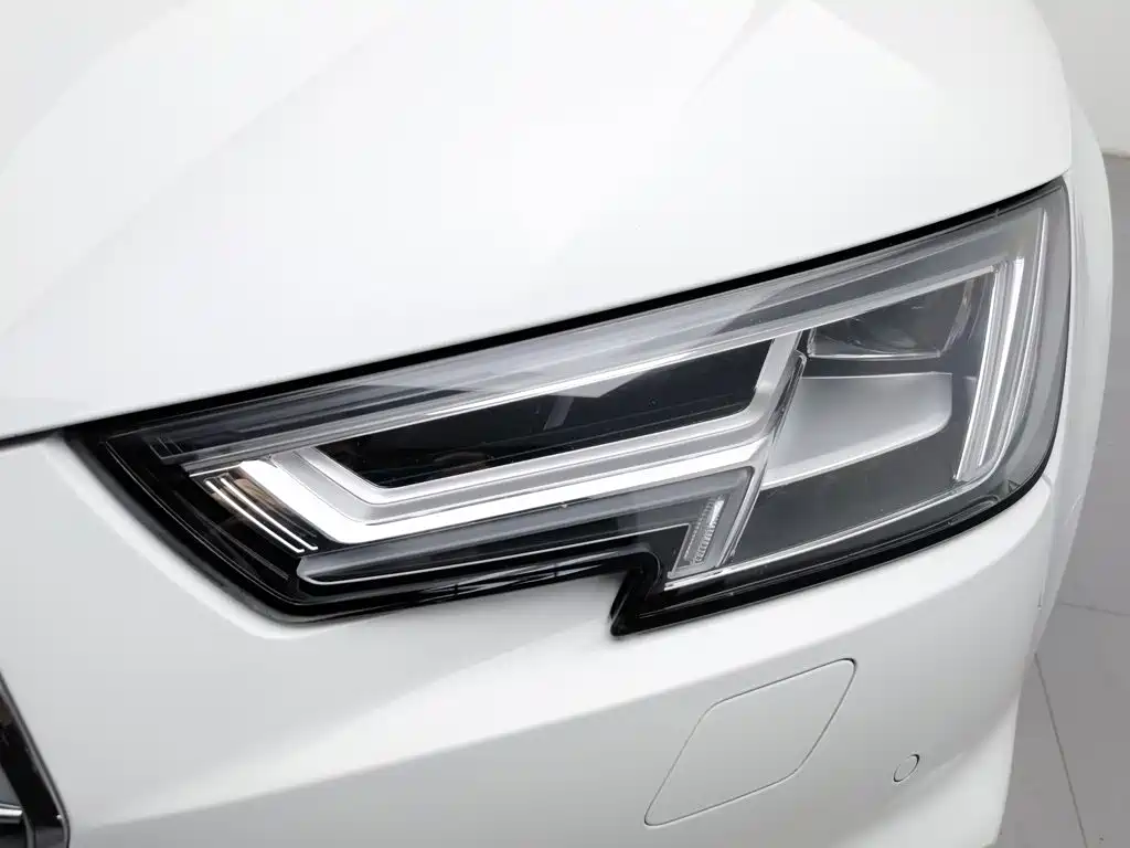 Audi A4L — миниатюра 7