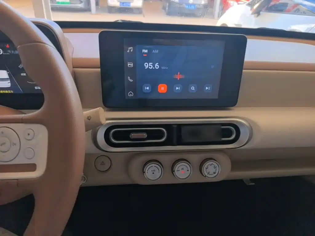 Wuling MINIEV — миниатюра 10