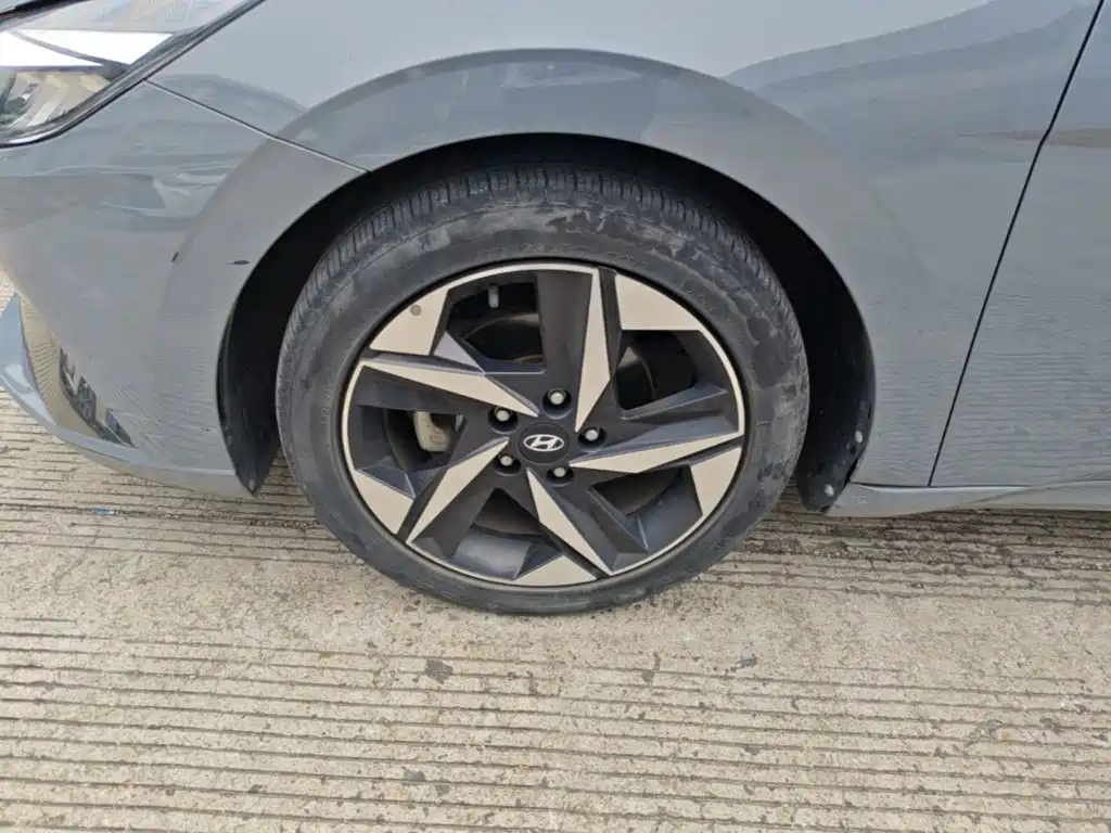 Hyundai Elantra — миниатюра 23