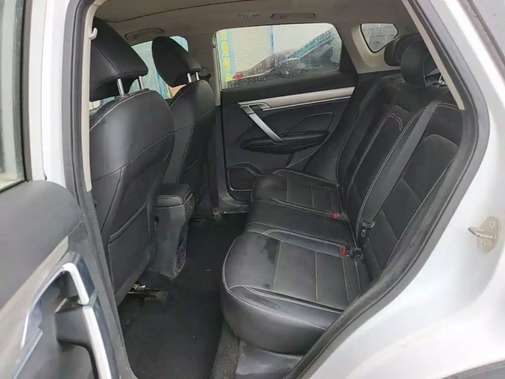 Geely Binyue — миниатюра 17