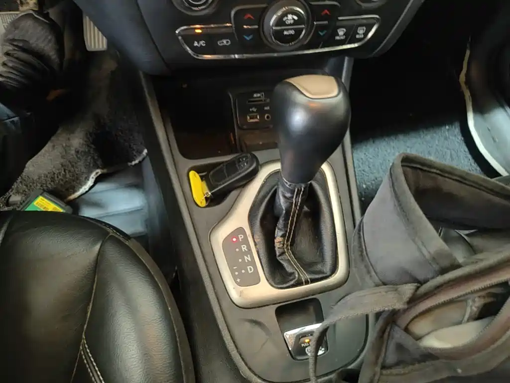 Jeep Cherokee — миниатюра 14