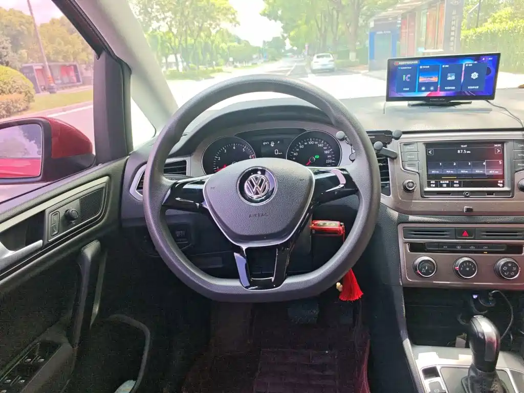Volkswagen Golf Sportsvan — миниатюра 3