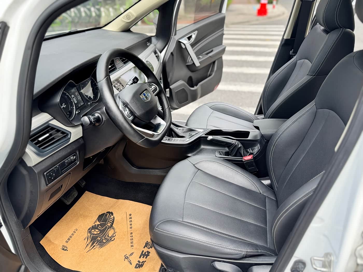 Geely Vision X3 1.5 л 2021 г. Белый, пробег 25000 км