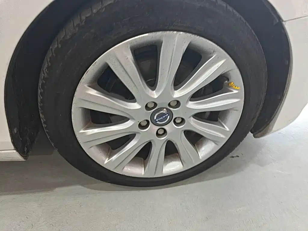 Volvo V40 — миниатюра 12