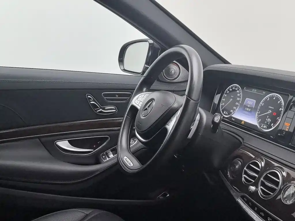 Mercedes-Benz S-Class — миниатюра 22