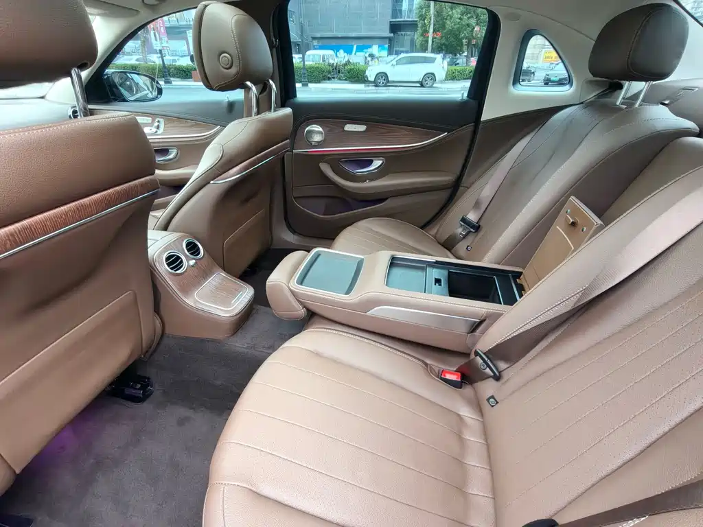 Mercedes-Benz E-Class — миниатюра 20