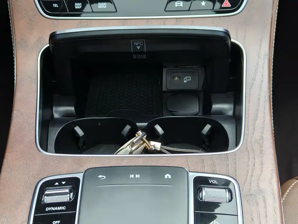 Mercedes-Benz E-Class — миниатюра 25