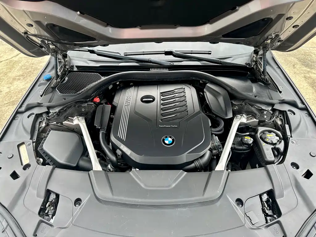 BMW 7 Series — миниатюра 24