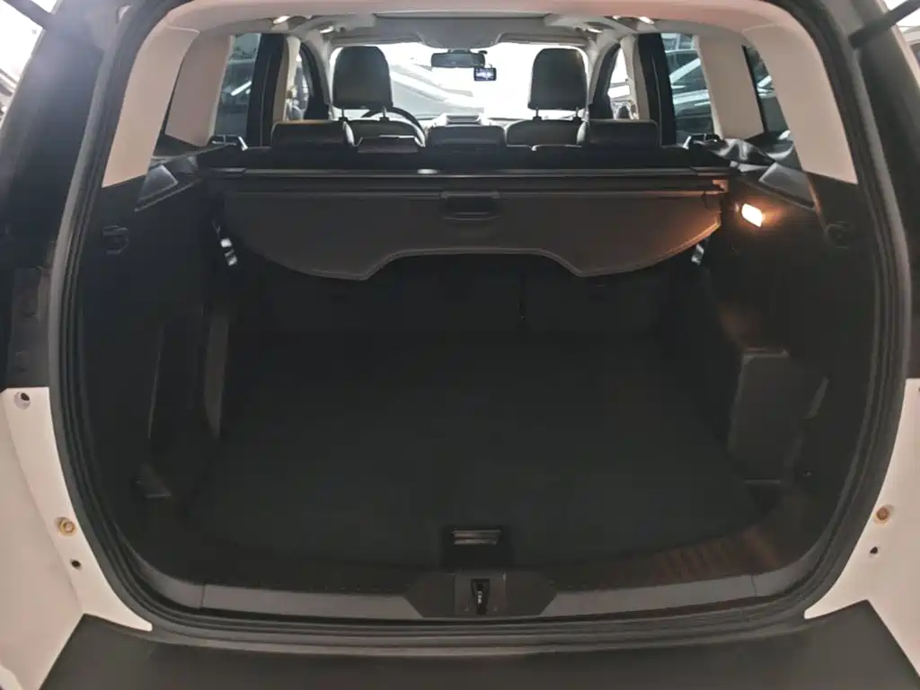 Ford Kuga — миниатюра 19