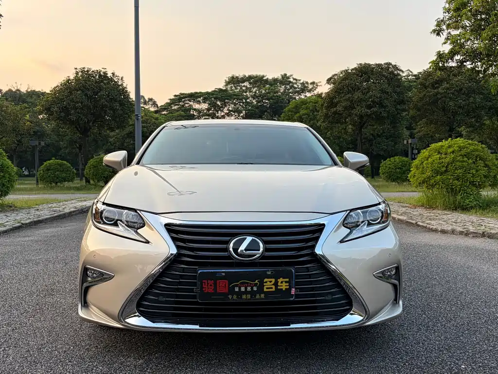 Lexus ES — миниатюра 2